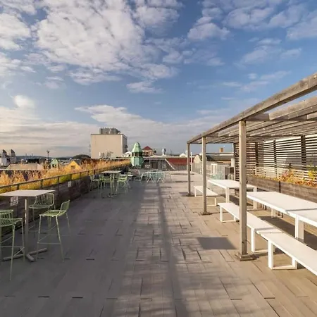 Dinbnb I 500m To Station I Roof Terrace Apartment